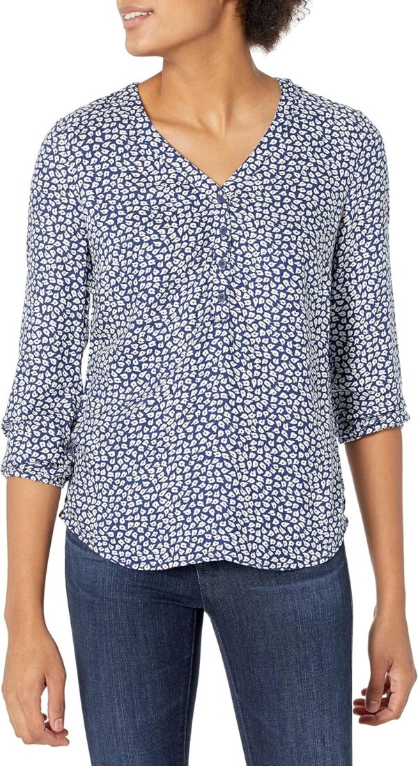 Amazon Essentials Women's 3/4 Sleeve Button Popover Shirt - Image 2